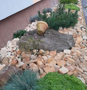 Pieskovcové kamene - odseky do gabiónu/dlažba