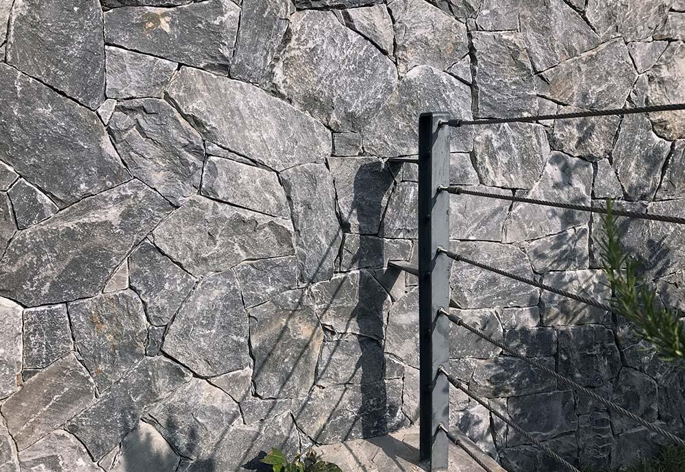 Prírodný kameň obklad RockFace Evenos