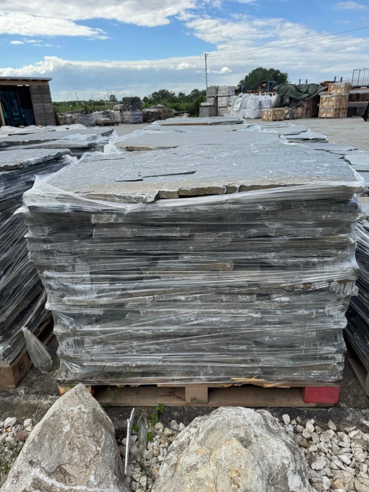 Prírodný štiepaný kvarcit Black MAXI, hr. 2-5 cm