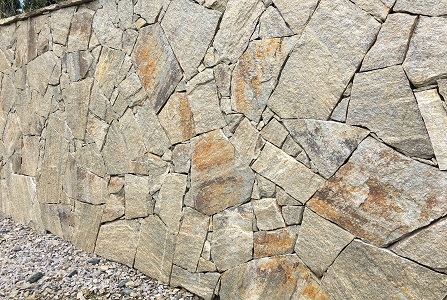 Prírodný kameň Rula Gold Brown, hr. 1-3 cm, nepravidelné tvary