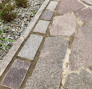 Prírodný porfýr Grigio Rosa, pravidelné tvary, hr. 3-5 cm