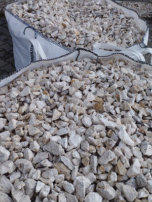 Drvený TRAVERTÍN - rôzne frakcie 