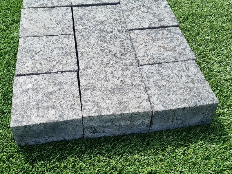 Labradorit dlažobné kocky 10x10x5 - antracit, vrch flambovaný