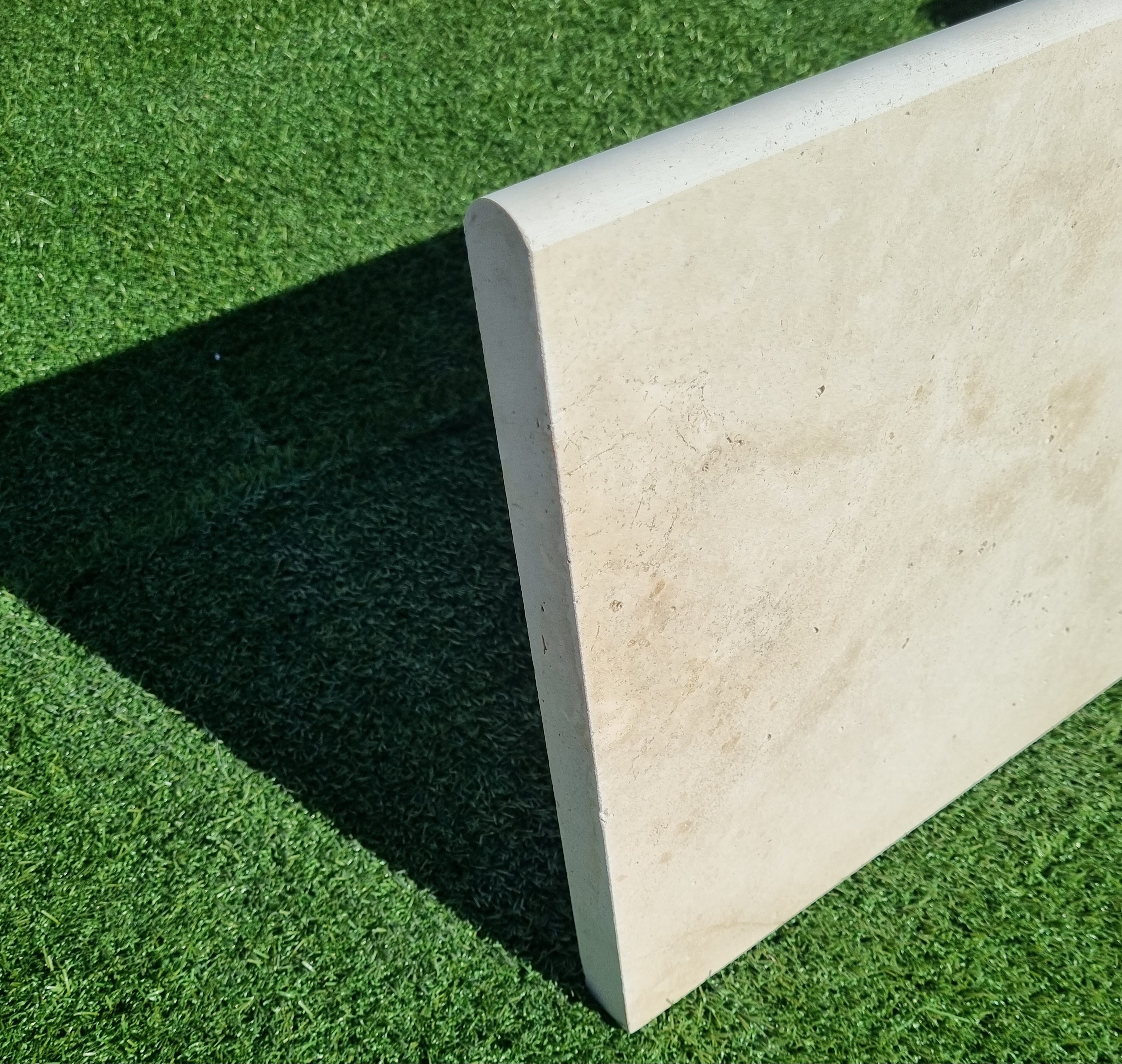 Travertin PREMIUM bazénový lem/parapet