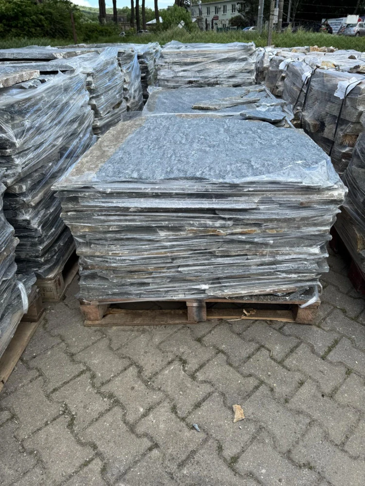 Prírodný štiepaný kvarcit Black MAXI, hr. 2-5 cm