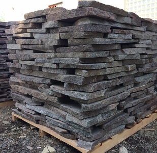 Prírodný porfýr Grigio Rosa, nepravidelné tvary, hr. 3-5 cm