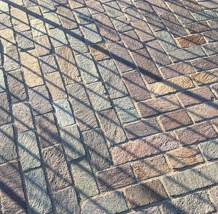 Prírodný porfýr Grigio Rosa, pravidelné tvary, hr. 3-5 cm