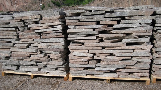 Prírodný porfýr Grigio Rosa, nepravidelné tvary, hr. 3-5 cm