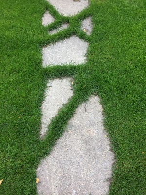 Prírodný kameň Rula Gold Brown, hr. 2-5 cm, nepravidelné tvary