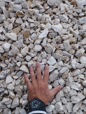 Drvený TRAVERTÍN - rôzne frakcie 