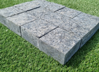 Labradorit dlažobné kocky 10x10x5 - antracit, vrch flambovaný