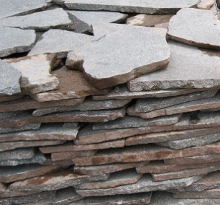 Prírodný porfýr Grigio Rosa, nepravidelné tvary, hr. 1-3 cm